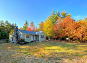 GC Adorable home 20 minutes from CannonFranconia Notch Fire Pit wifi laundry Pet friendly Sugar Hill